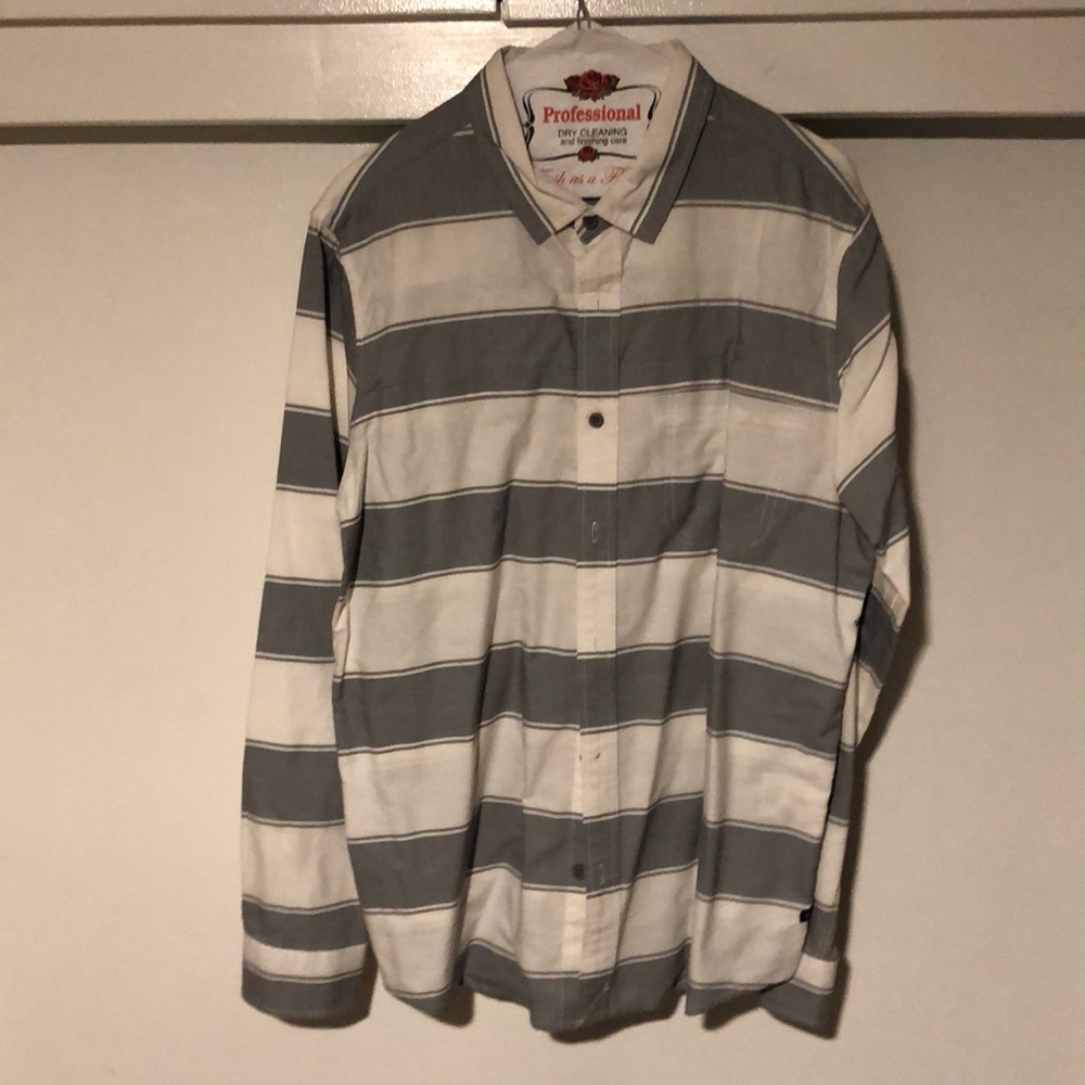 Men’s Medium Casual Button Down Shirt by Tavik